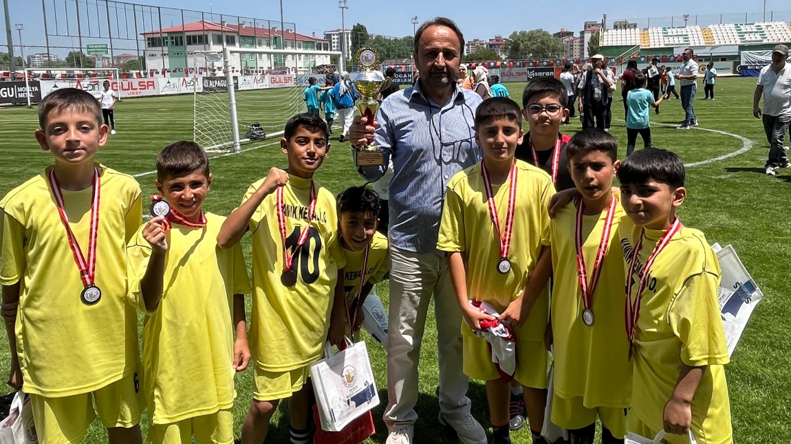 GELENEKSEL MUHSİN YAZICIOĞLU FUTBOL TURNUVASI